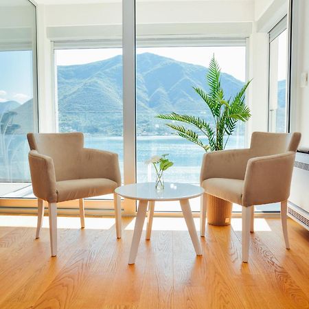 Sea View Apartment For 4 Kotor Buitenkant foto