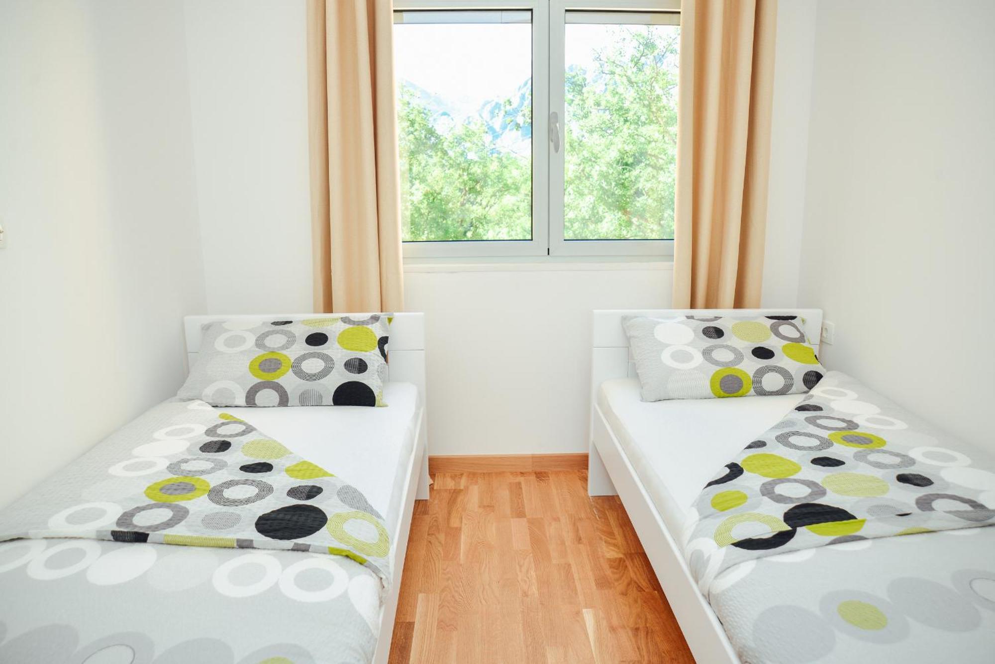 Sea View Apartment For 4 Kotor Buitenkant foto