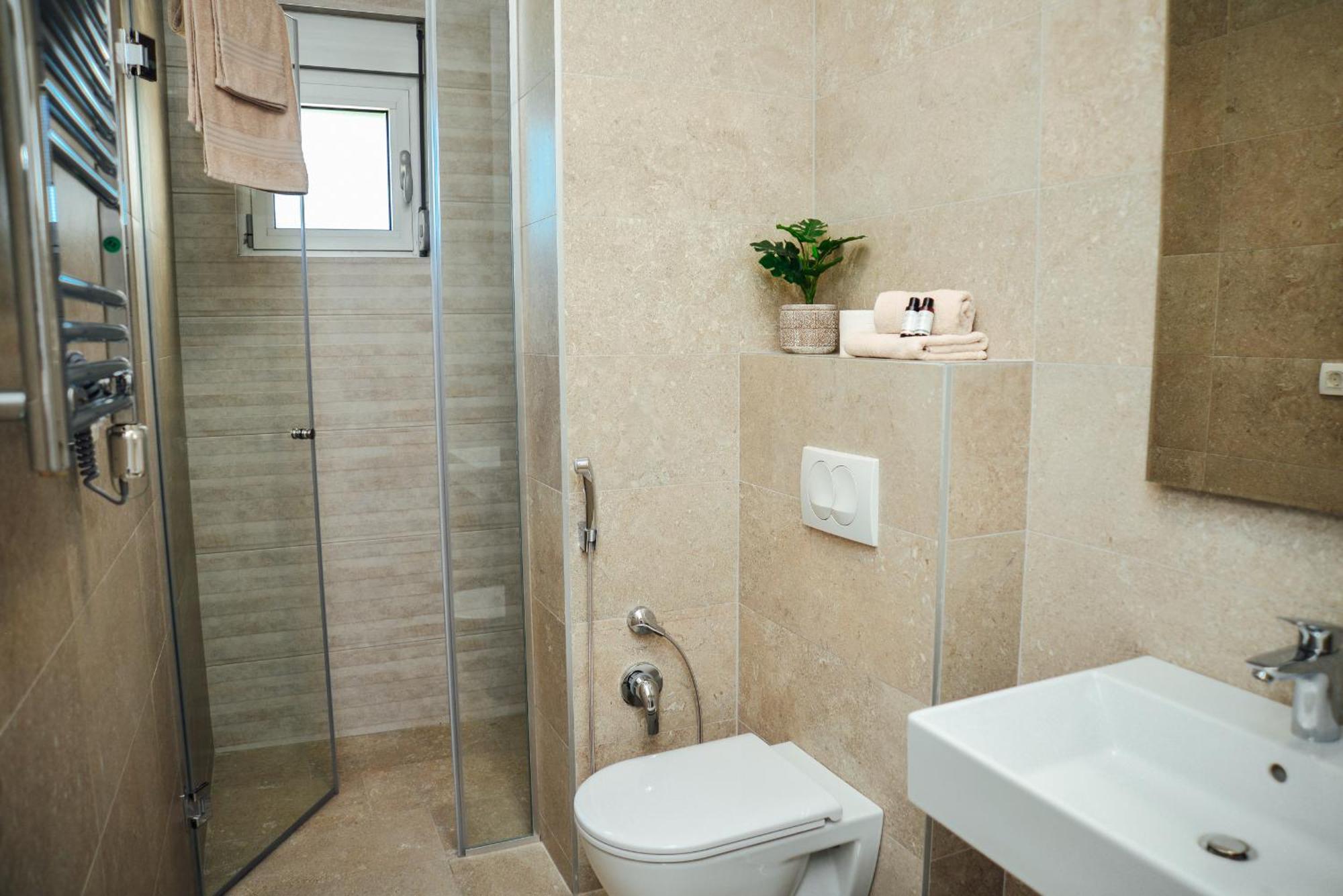 Sea View Apartment For 4 Kotor Buitenkant foto